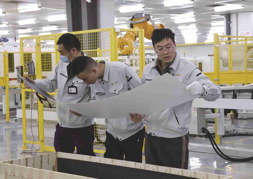 Jiangsu X-solar Green Building Technology Co., Ltd. linha de produção do fabricante