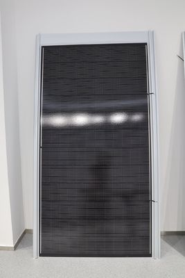 Modulos solares de aço BIPV de 520W Telhas de telhado para construção 25A Corrente máxima de fusível